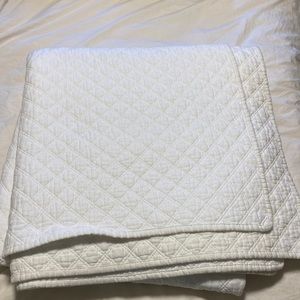 Nicole Miller throw blanket